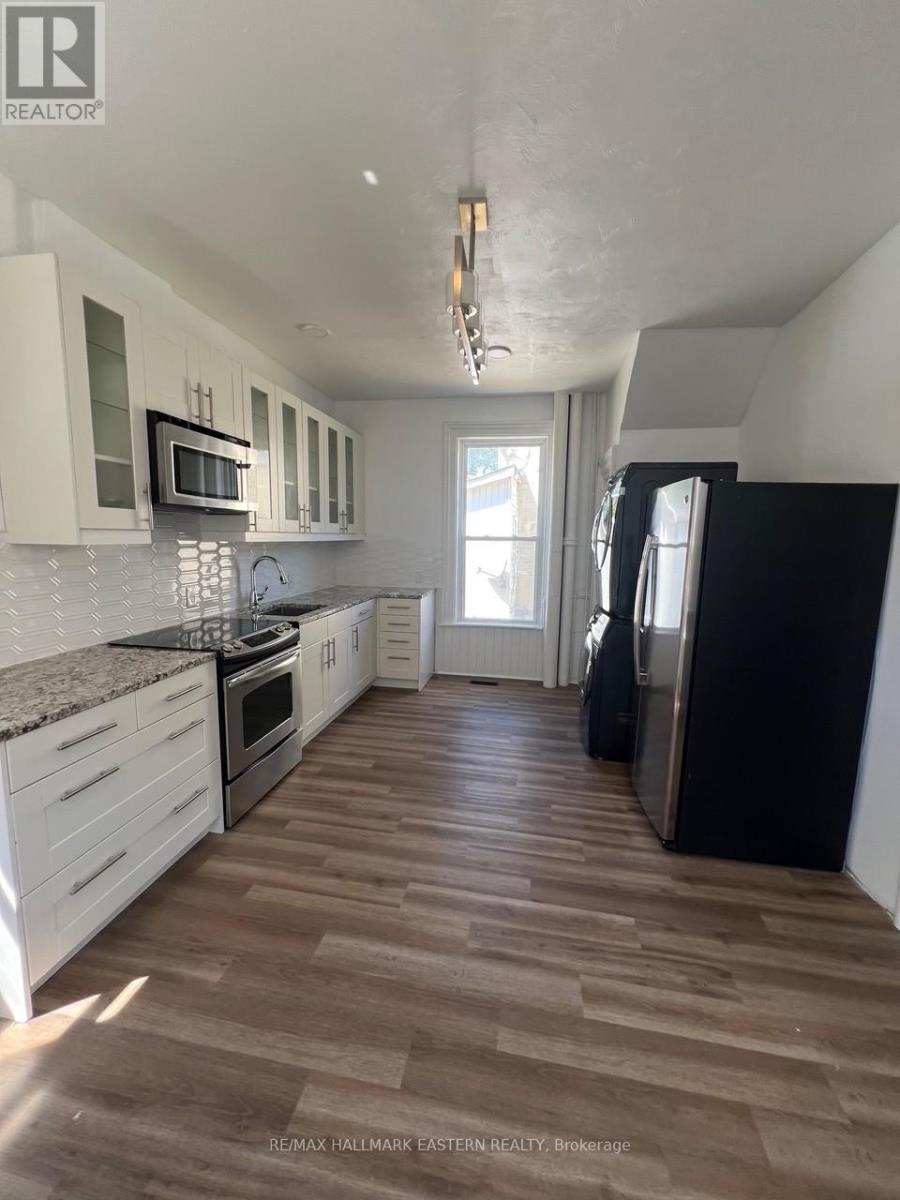 151 Park Place, Peterborough Central (South), Ontario  K9J 3V8 - Photo 3 - X12359078