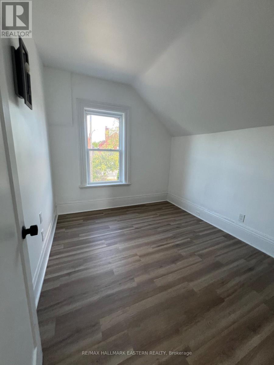 151 Park Place, Peterborough Central (South), Ontario  K9J 3V8 - Photo 7 - X12359078