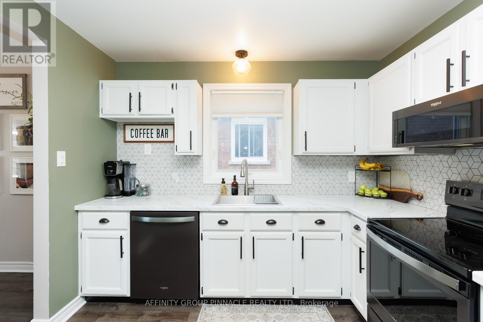 53 Madill Crescent, Kawartha Lakes (Lindsay), Ontario  K9V 5X3 - Photo 14 - X12359484