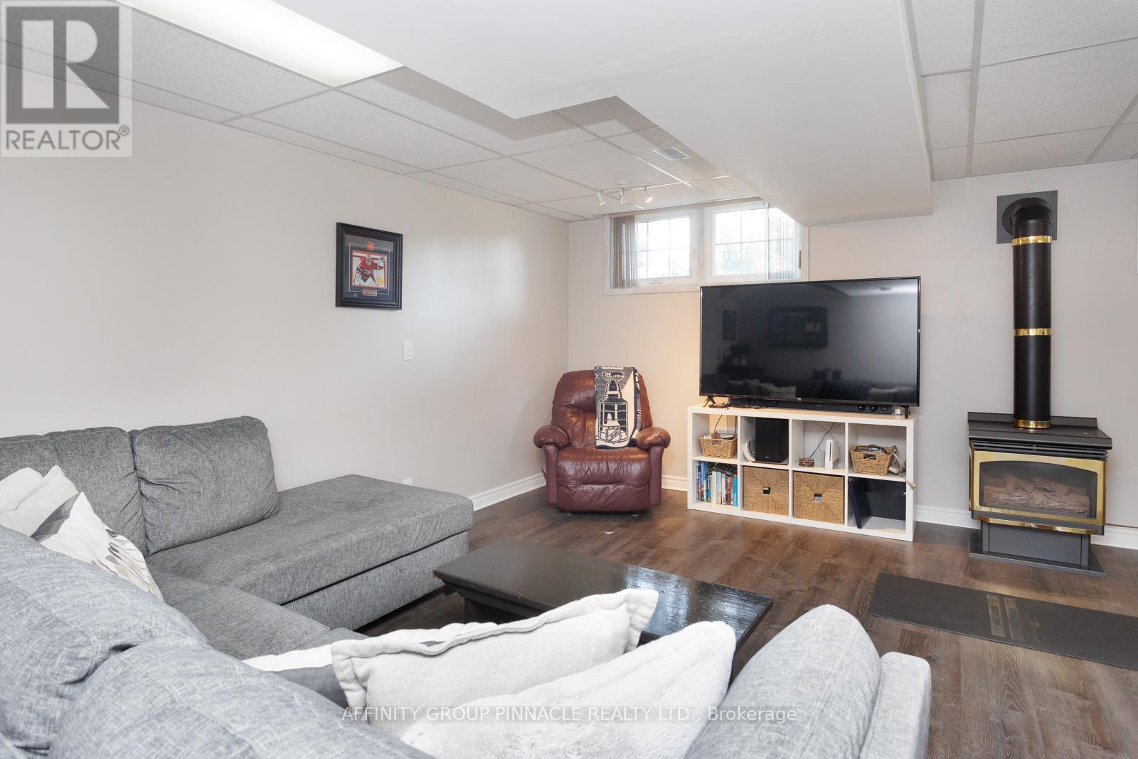53 Madill Crescent, Kawartha Lakes (Lindsay), Ontario  K9V 5X3 - Photo 23 - X12359484