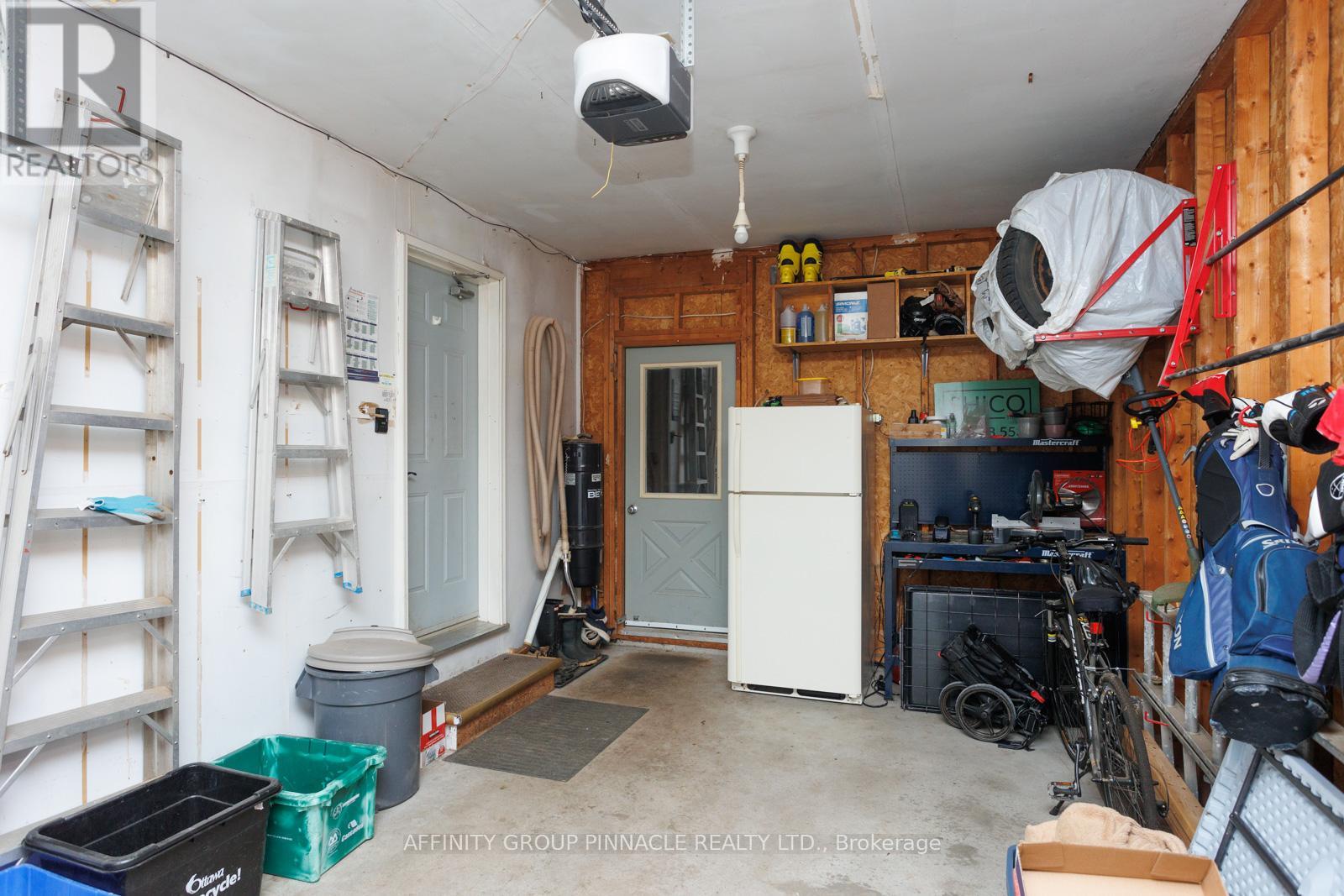 53 Madill Crescent, Kawartha Lakes (Lindsay), Ontario  K9V 5X3 - Photo 34 - X12359484