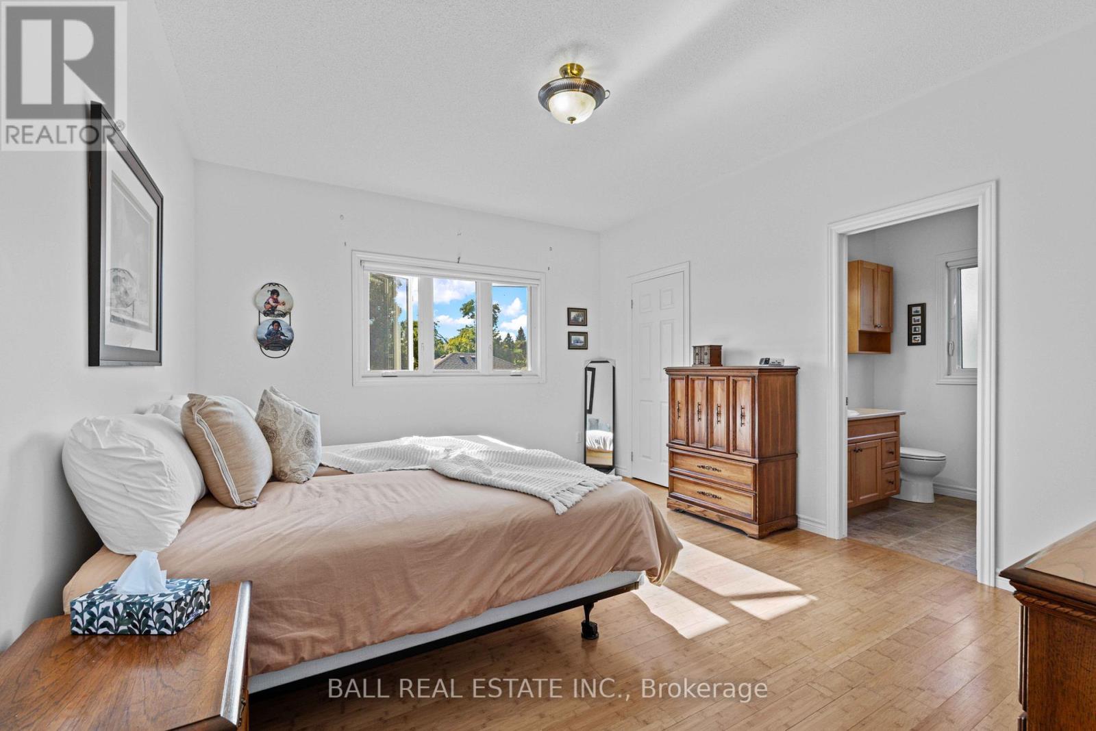 773 Pinewood Drive, Peterborough (Otonabee Ward 1), Ontario  K9K 1L3 - Photo 18 - X12359829