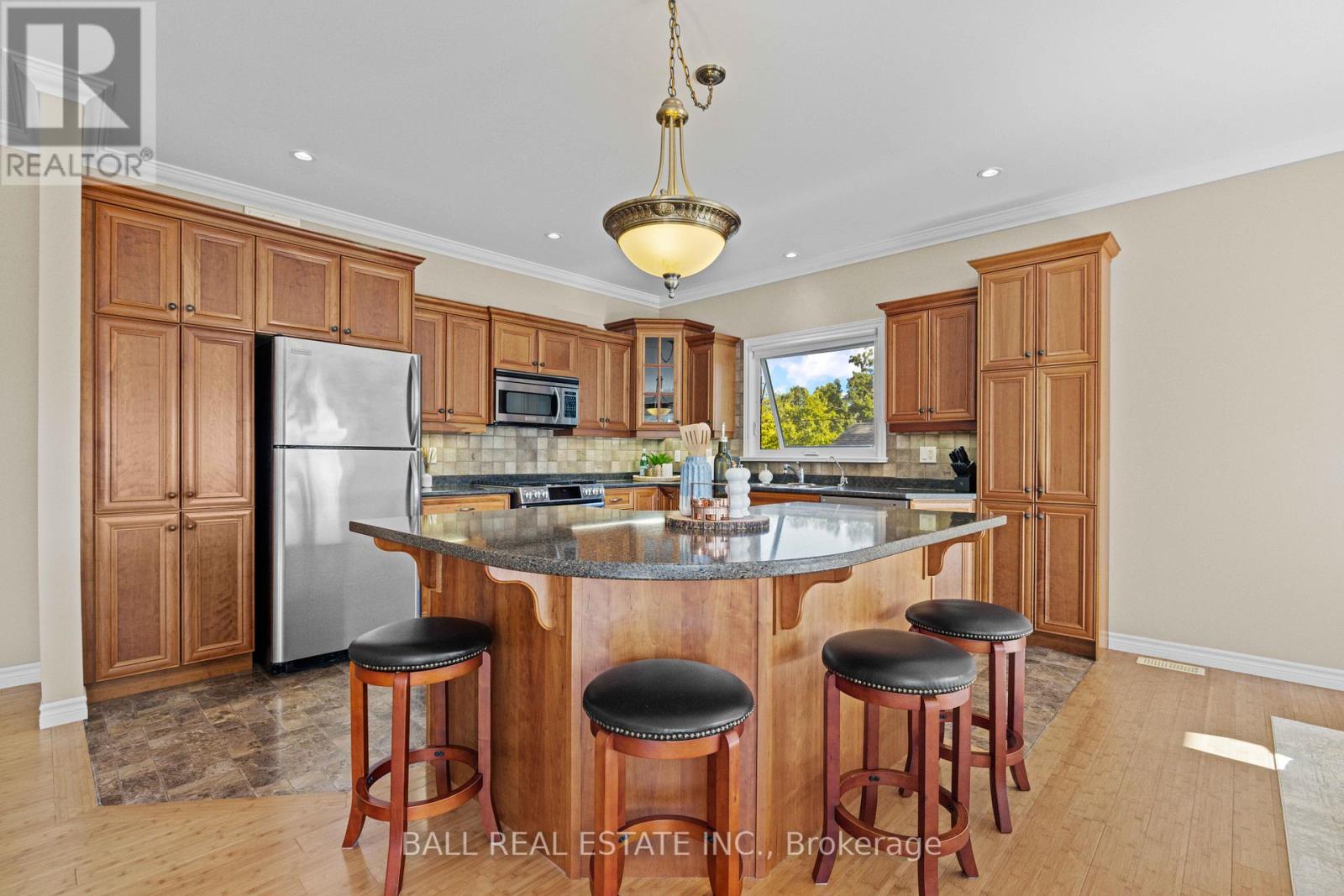 773 Pinewood Drive, Peterborough (Otonabee Ward 1), Ontario  K9K 1L3 - Photo 6 - X12359829