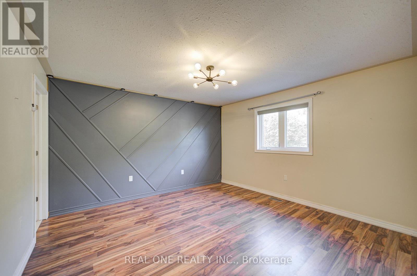 105 Milroy Drive, Peterborough North (North), Ontario  K9H 7T2 - Photo 17 - X12360010