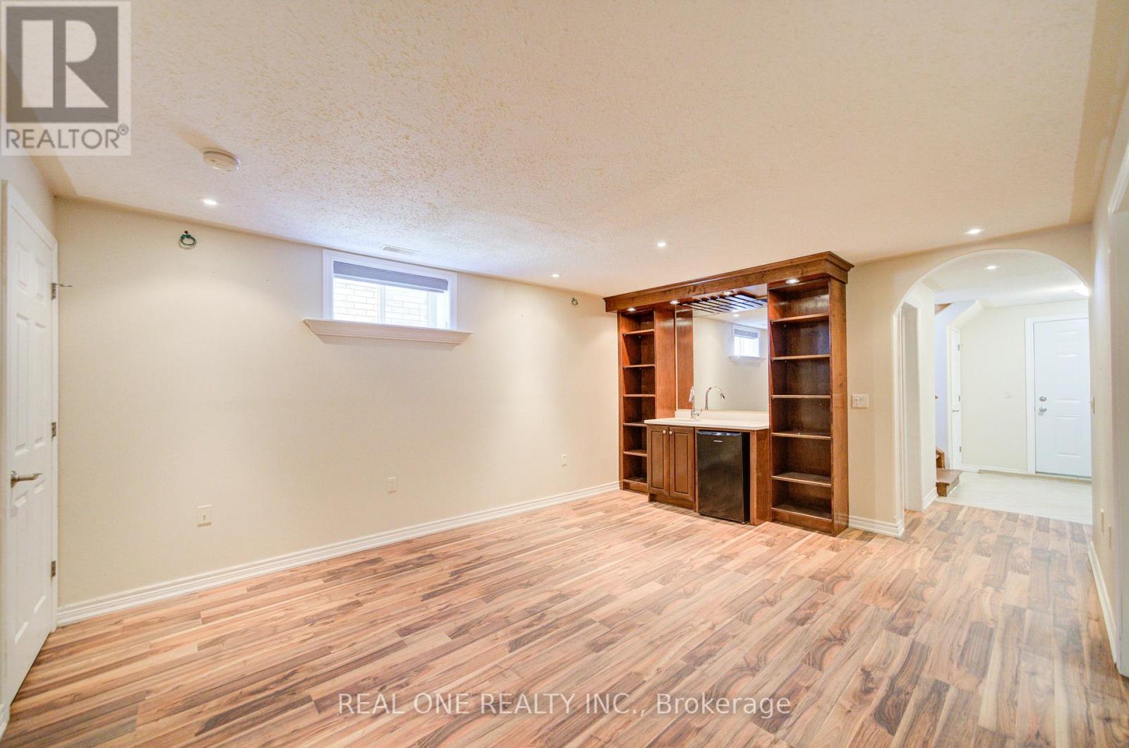 105 Milroy Drive, Peterborough North (North), Ontario  K9H 7T2 - Photo 31 - X12360010