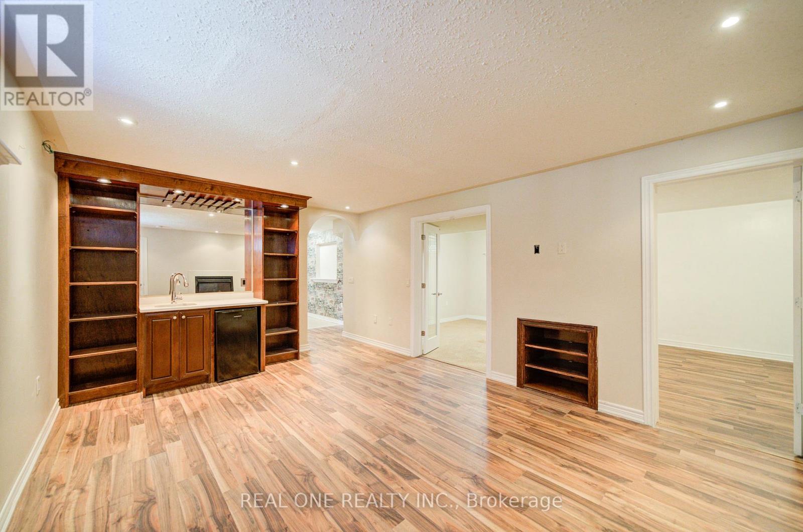 105 Milroy Drive, Peterborough North (North), Ontario  K9H 7T2 - Photo 32 - X12360010