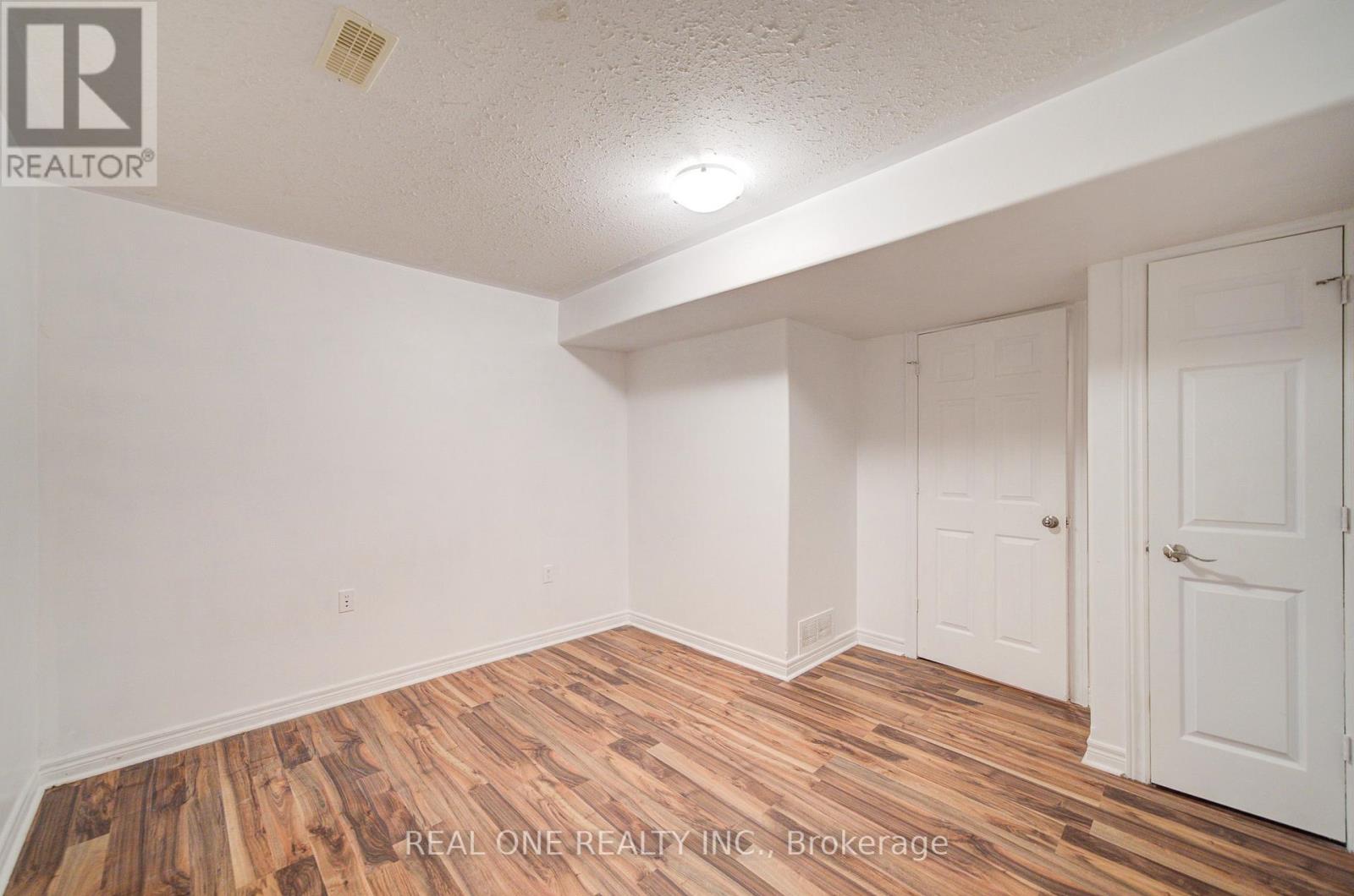 105 Milroy Drive, Peterborough North (North), Ontario  K9H 7T2 - Photo 35 - X12360010