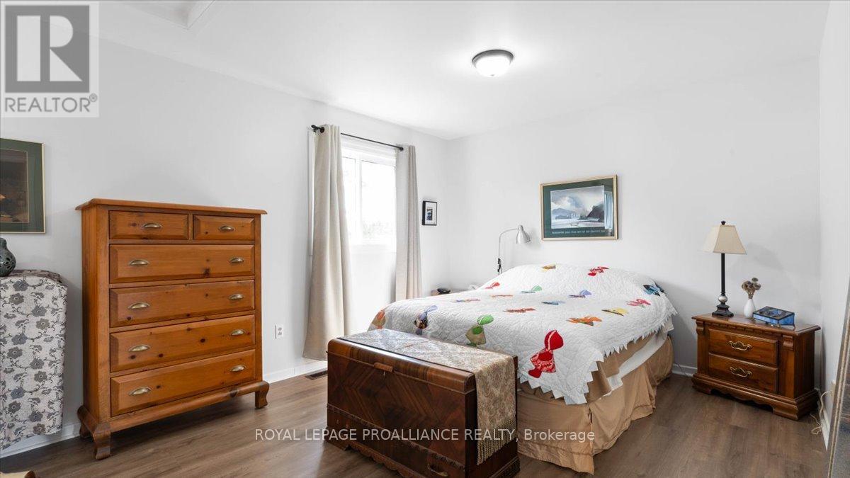 233 Russet Road, Trent Hills (Campbellford), Ontario  K0L 1L0 - Photo 11 - X12360945