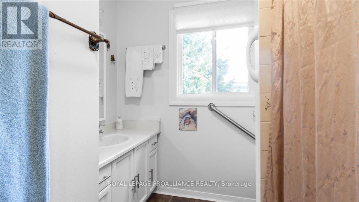 233 Russet Road, Trent Hills (Campbellford), Ontario  K0L 1L0 - Photo 13 - X12360945