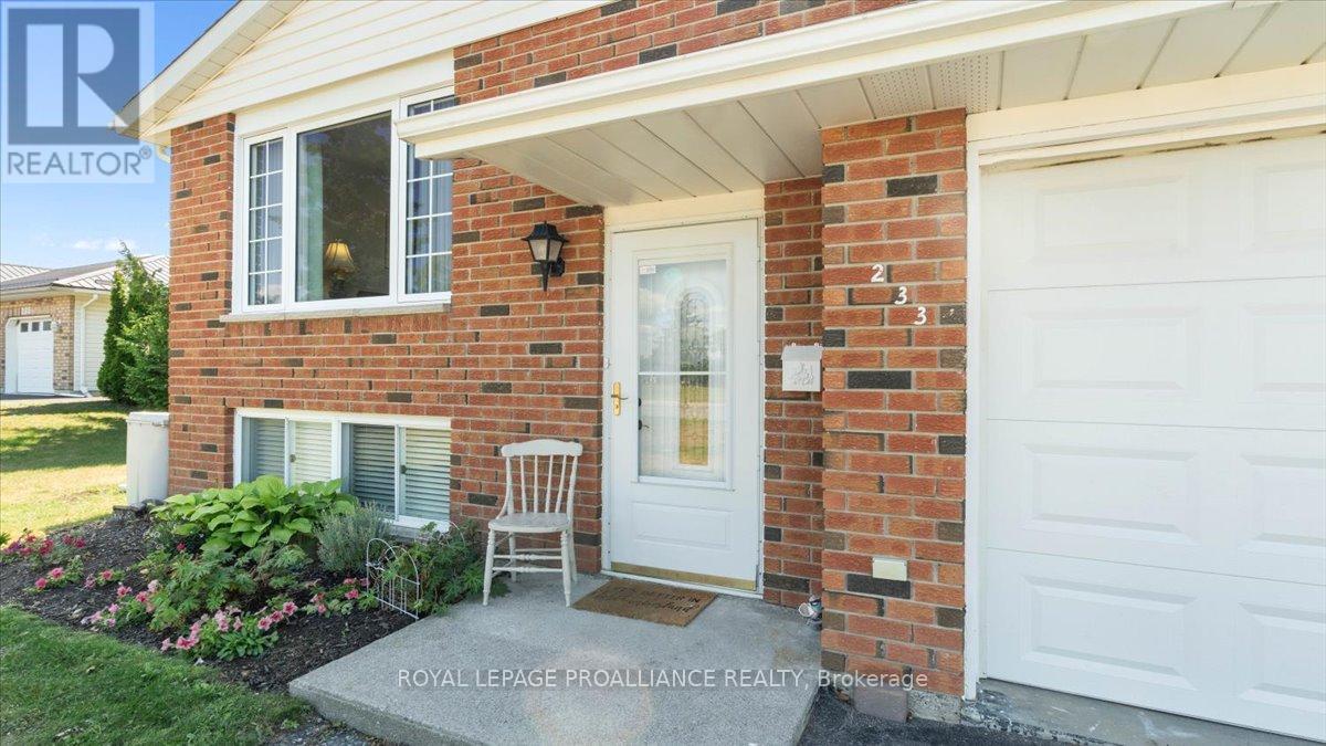 233 Russet Road, Trent Hills (Campbellford), Ontario  K0L 1L0 - Photo 3 - X12360945