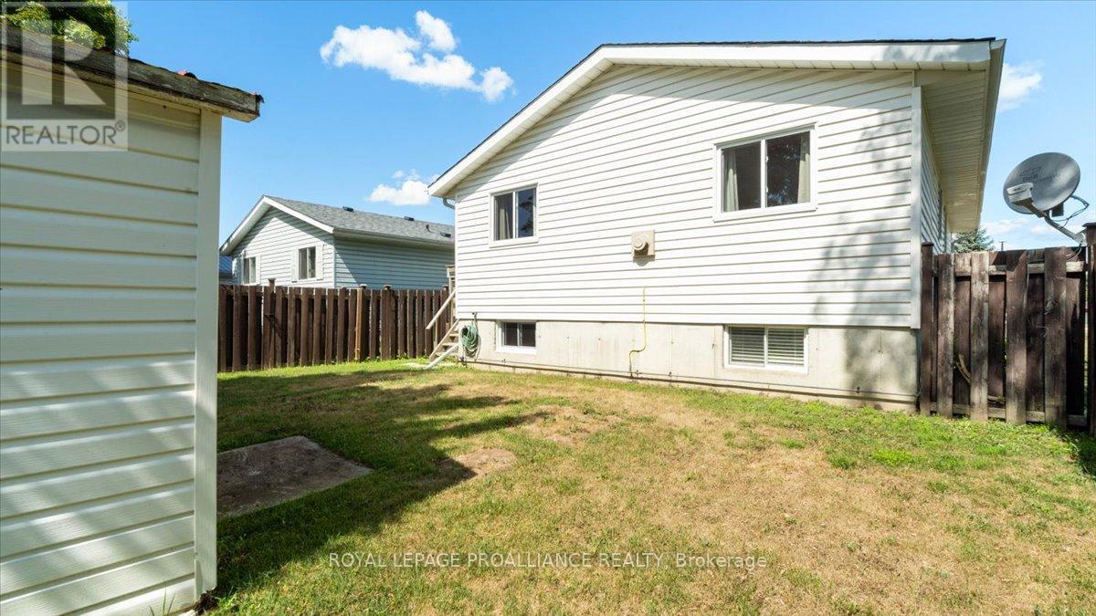 233 Russet Road, Trent Hills (Campbellford), Ontario  K0L 1L0 - Photo 35 - X12360945