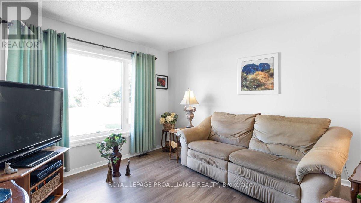 233 Russet Road, Trent Hills (Campbellford), Ontario  K0L 1L0 - Photo 4 - X12360945