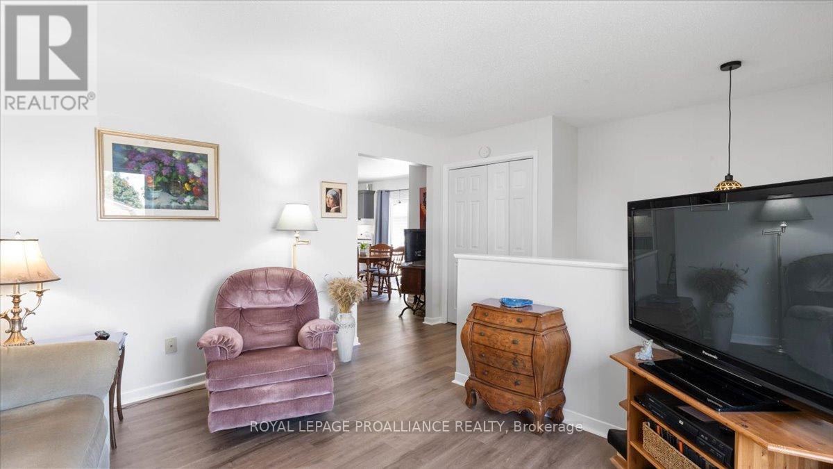 233 Russet Road, Trent Hills (Campbellford), Ontario  K0L 1L0 - Photo 6 - X12360945