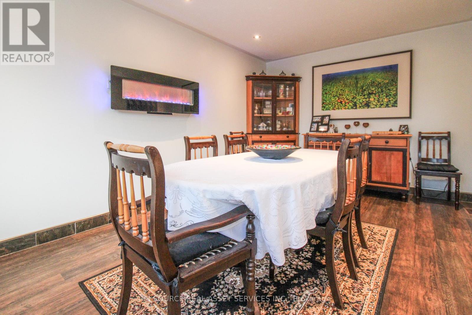 260 O'dette Road, Peterborough (Monaghan Ward 2), Ontario  K9K 2N8 - Photo 4 - X12361912