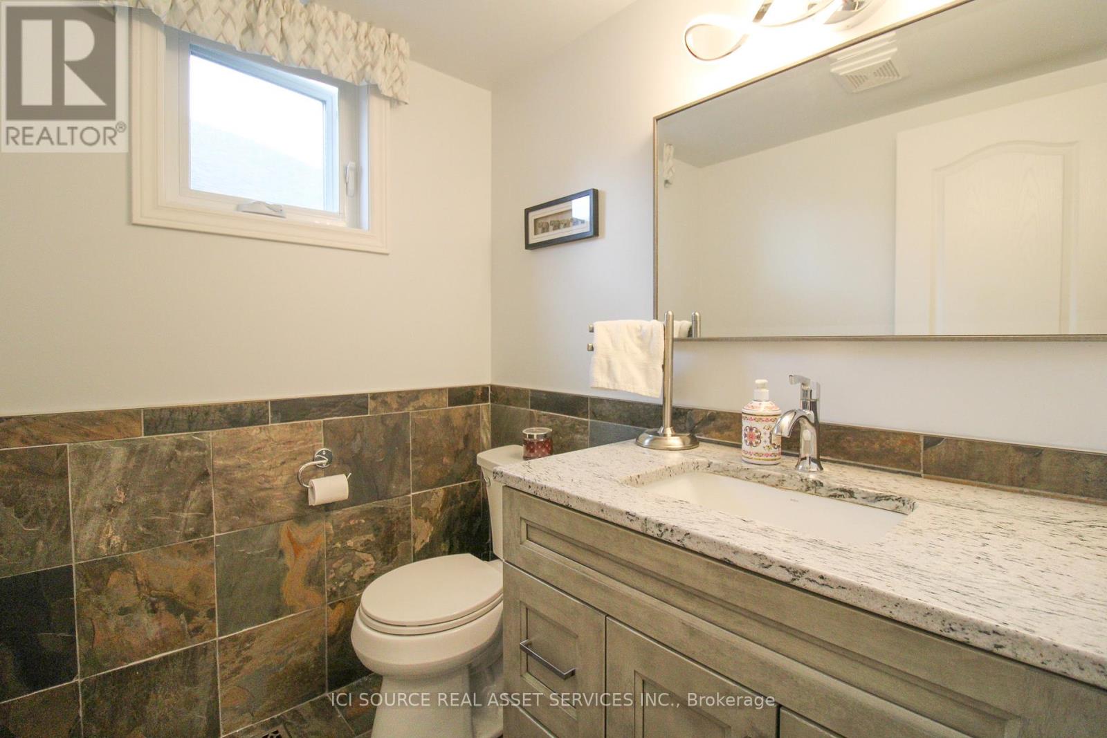 260 O'dette Road, Peterborough (Monaghan Ward 2), Ontario  K9K 2N8 - Photo 7 - X12361912