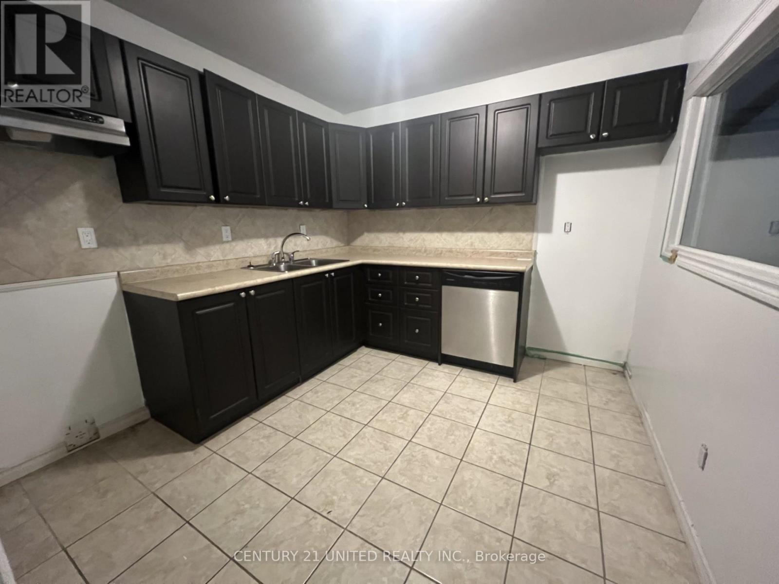 19 - 774 Rye Street, Peterborough (Otonabee Ward 1), Ontario  K9J 6W9 - Photo 2 - X12362154