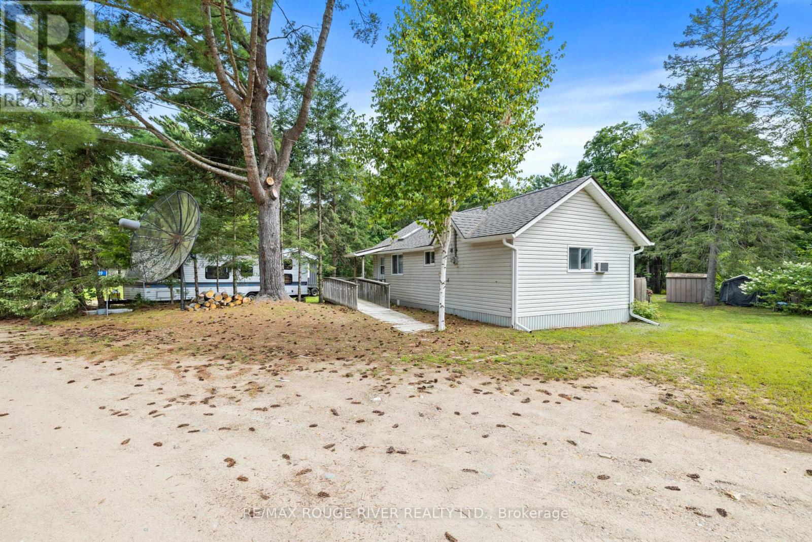 39 Hobo Lane, Hastings Highlands (Herschel Ward), Ontario  K0L 1C0 - Photo 1 - X12362289