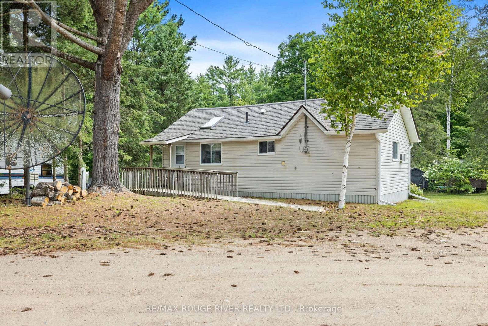 39 Hobo Lane, Hastings Highlands (Herschel Ward), Ontario  K0L 1C0 - Photo 2 - X12362289