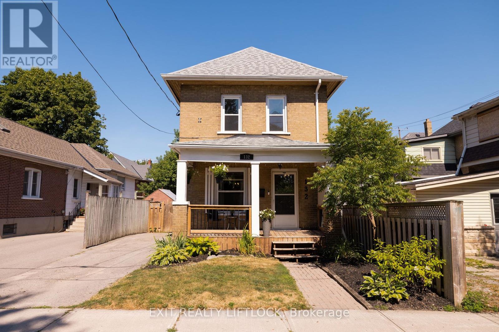 132 Maude Street, Peterborough Central (South), Ontario  K9J 3A2 - Photo 2 - X12362507