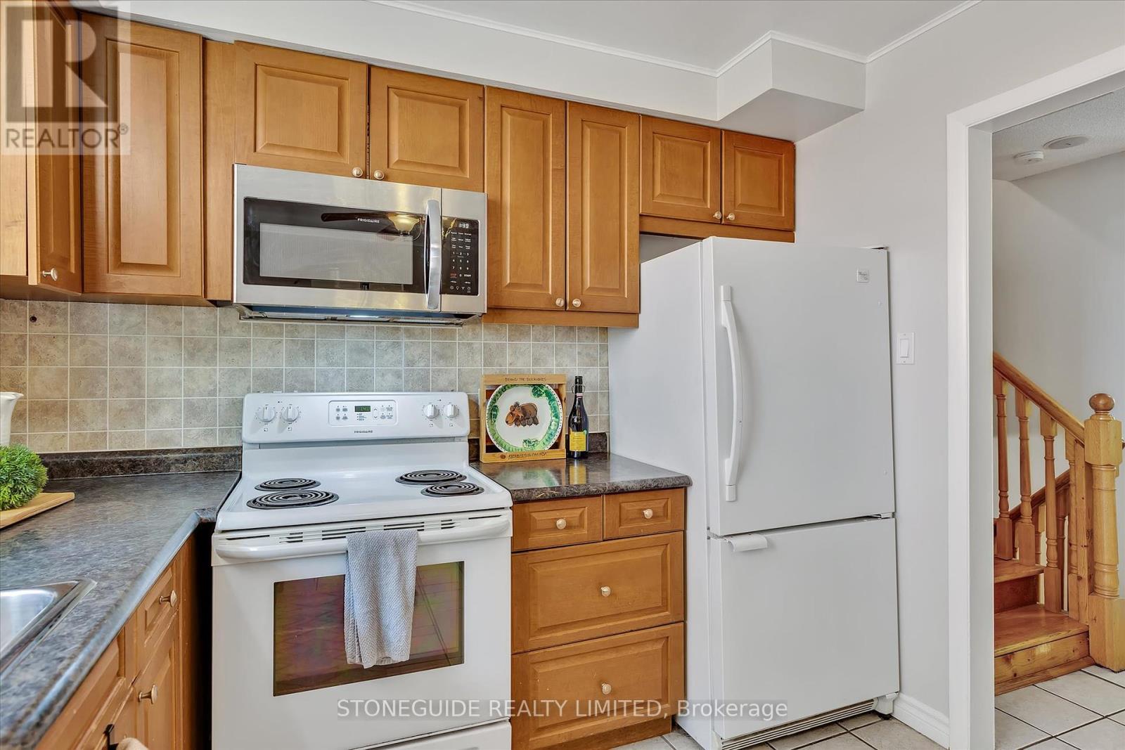 976 Sydenham Road, Peterborough South (East), Ontario  K9J 1K6 - Photo 12 - X12362714