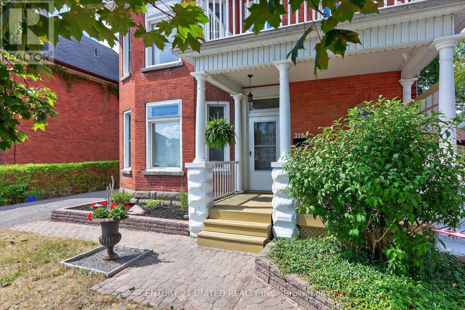 313 Park Street N, Peterborough (Town Ward 3), Ontario  K9J 3W6 - Photo 2 - X12362901