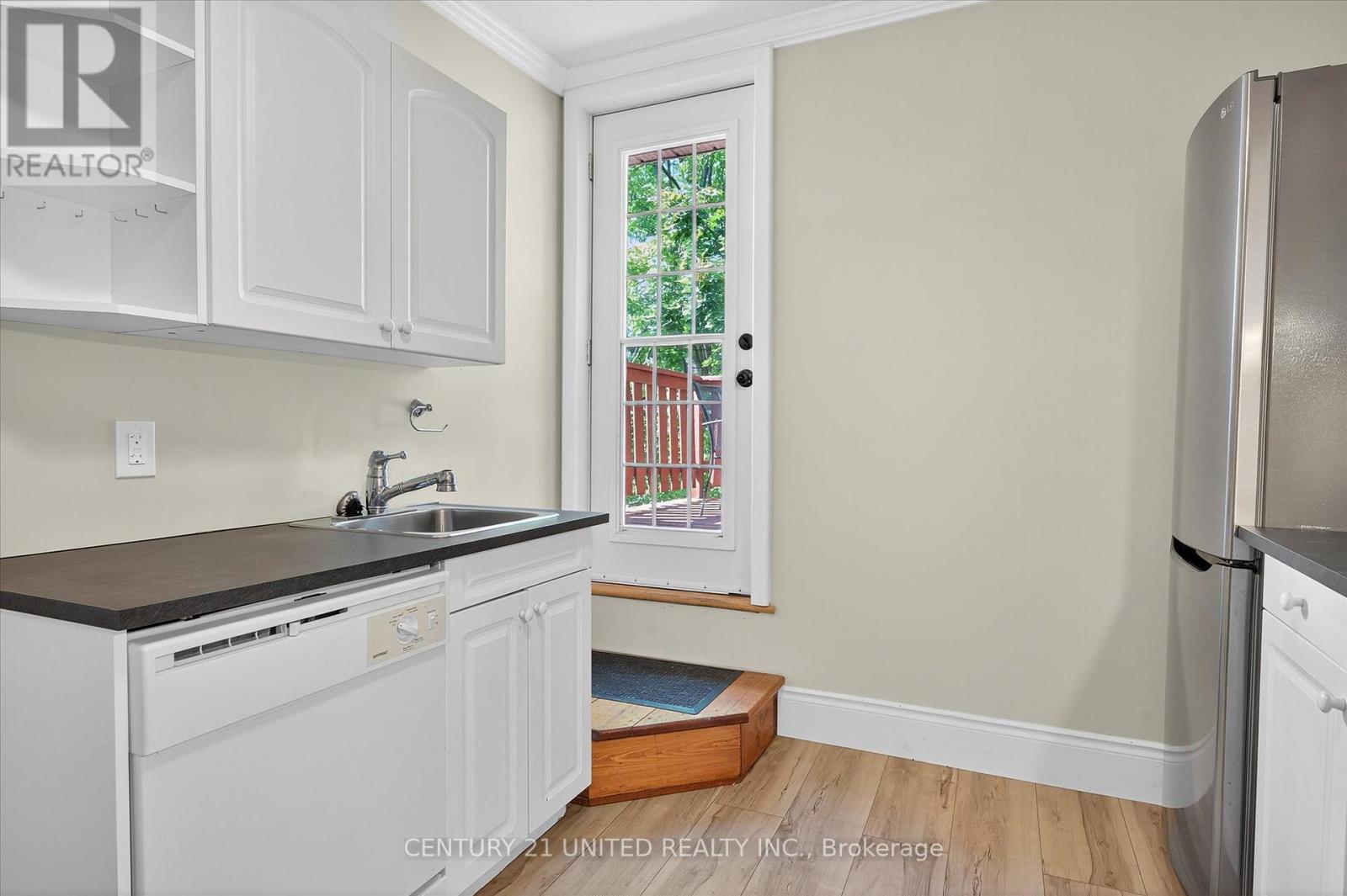 313 Park Street N, Peterborough (Town Ward 3), Ontario  K9J 3W6 - Photo 25 - X12362901