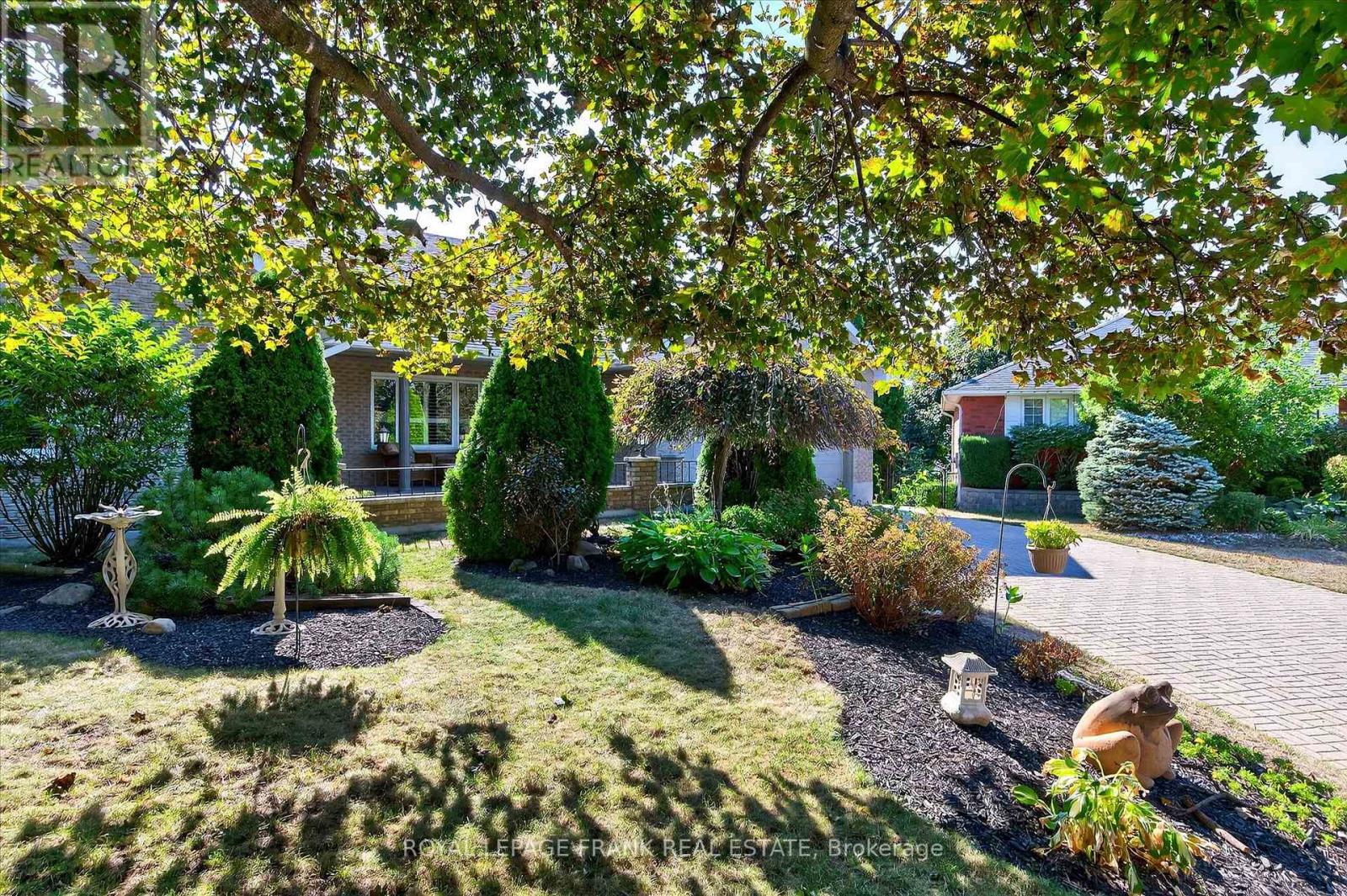 1162 Summit Drive, Peterborough West (Central), Ontario  K9J 8A7 - Photo 2 - X12362946