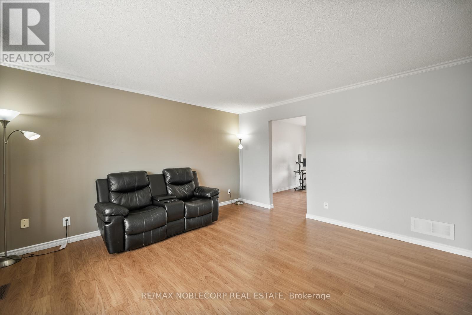 3 Shawn Avenue, Kawartha Lakes (Omemee), Ontario  K0L 2W0 - Photo 9 - X12363054