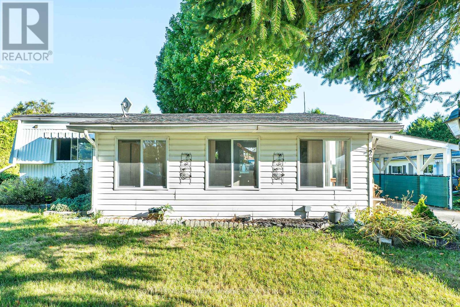 29 Macal Drive, Kawartha Lakes (Lindsay), Ontario  K9V 0H5 - Photo 5 - X12364492
