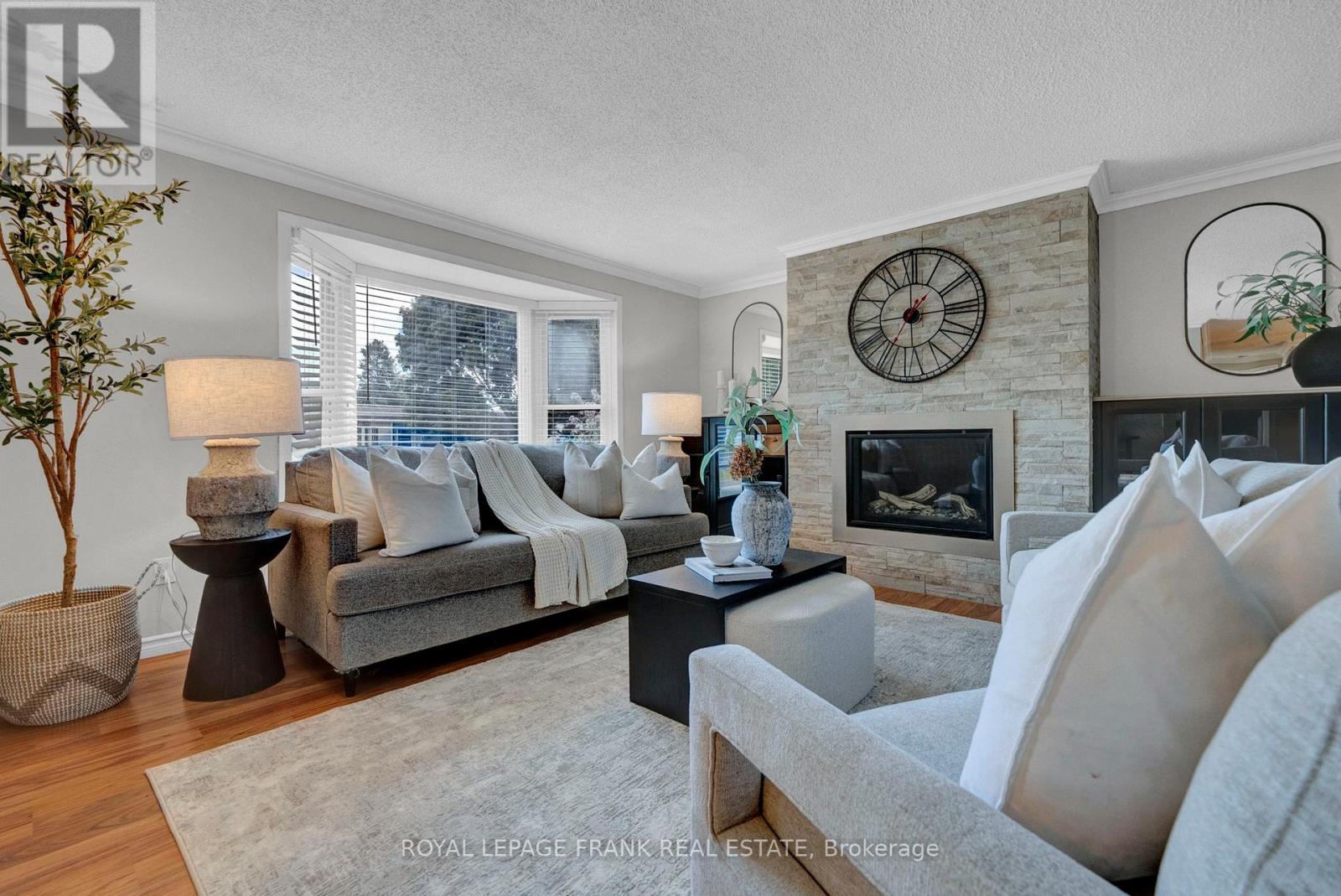 26 Pineridge Crescent, Clarington (Newcastle), Ontario  L1B 1B9 - Photo 4 - E12364741