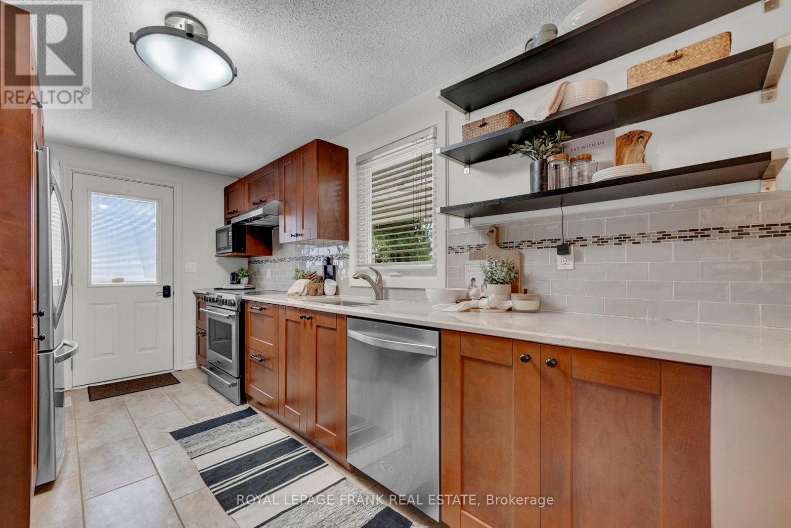 26 Pineridge Crescent, Clarington (Newcastle), Ontario  L1B 1B9 - Photo 7 - E12364741