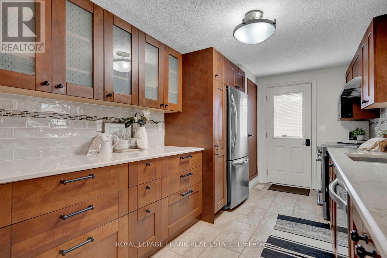 26 Pineridge Crescent, Clarington (Newcastle), Ontario  L1B 1B9 - Photo 8 - E12364741
