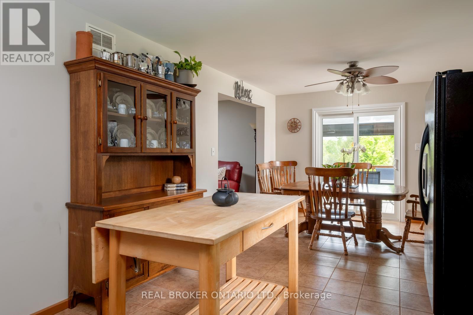 1743 Barton Drive, Selwyn, Ontario  K0L 2H0 - Photo 12 - X12364683