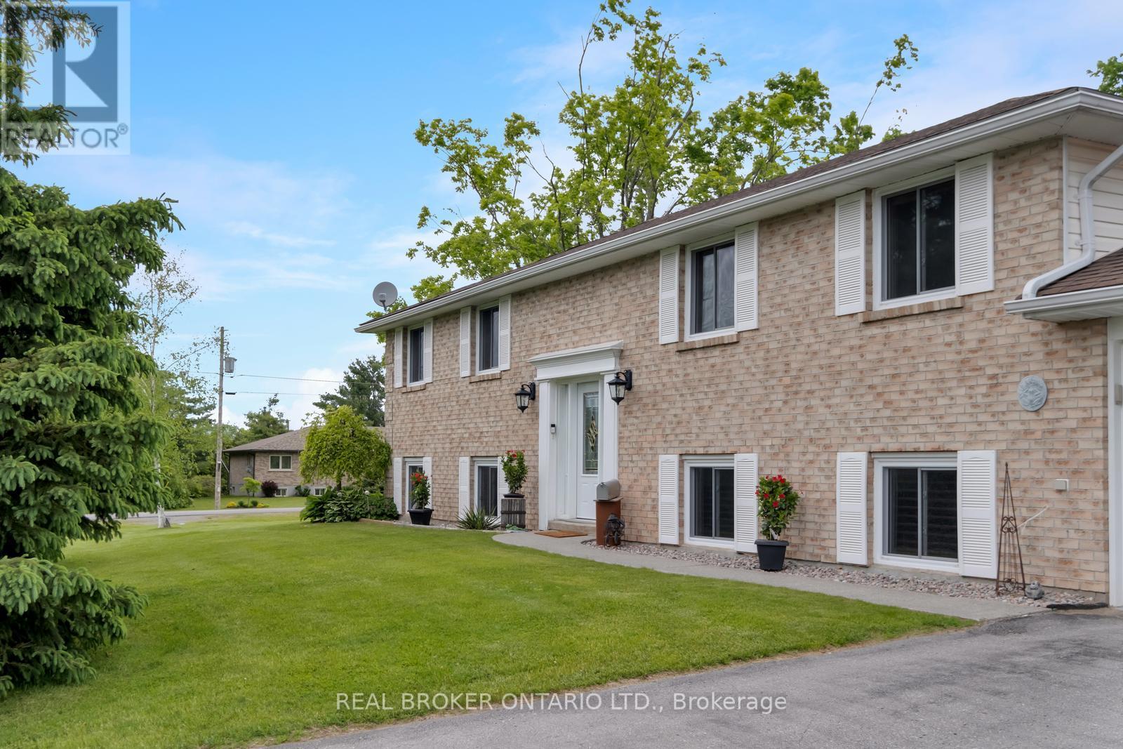 1743 Barton Drive, Selwyn, Ontario  K0L 2H0 - Photo 2 - X12364683
