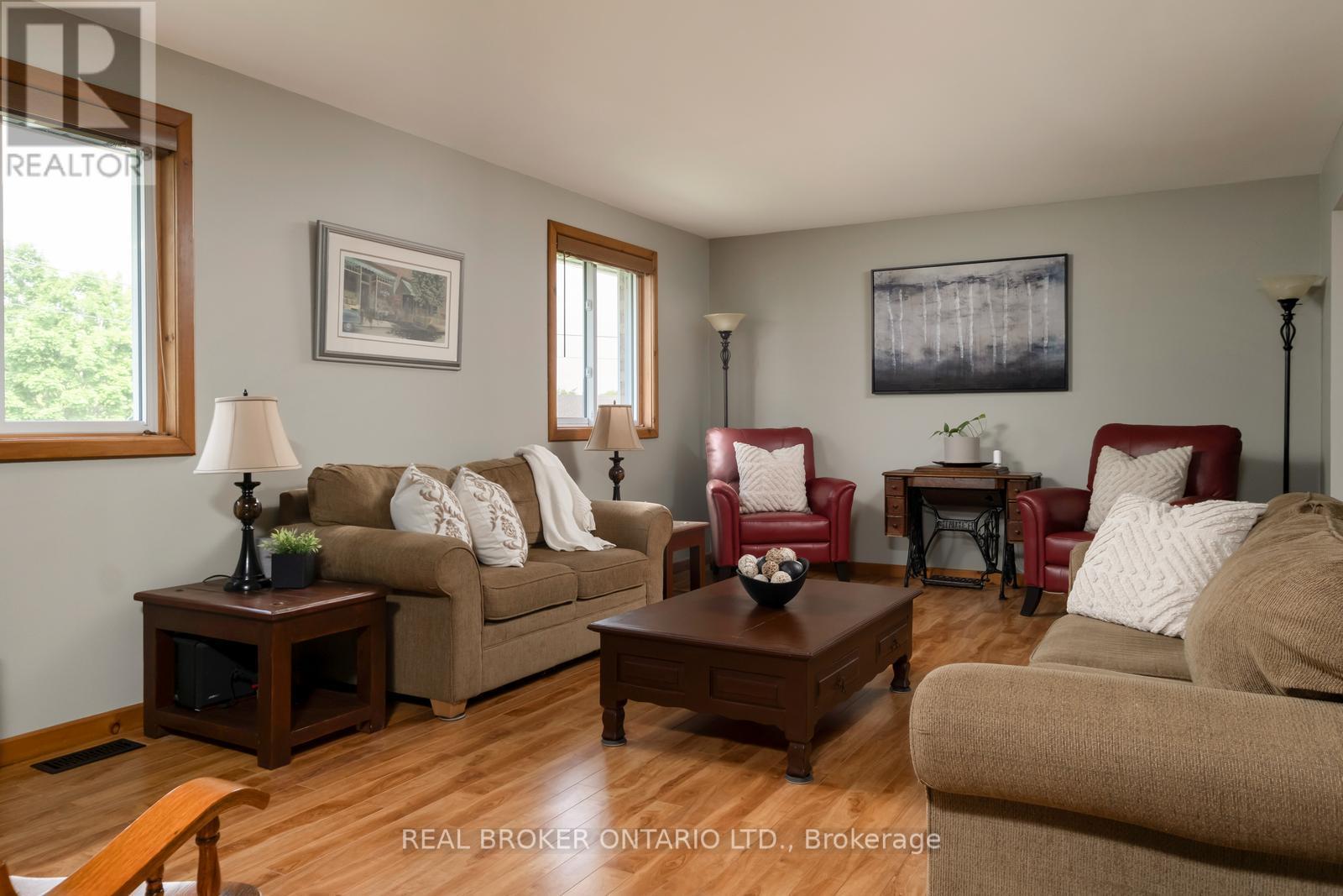 1743 Barton Drive, Selwyn, Ontario  K0L 2H0 - Photo 5 - X12364683