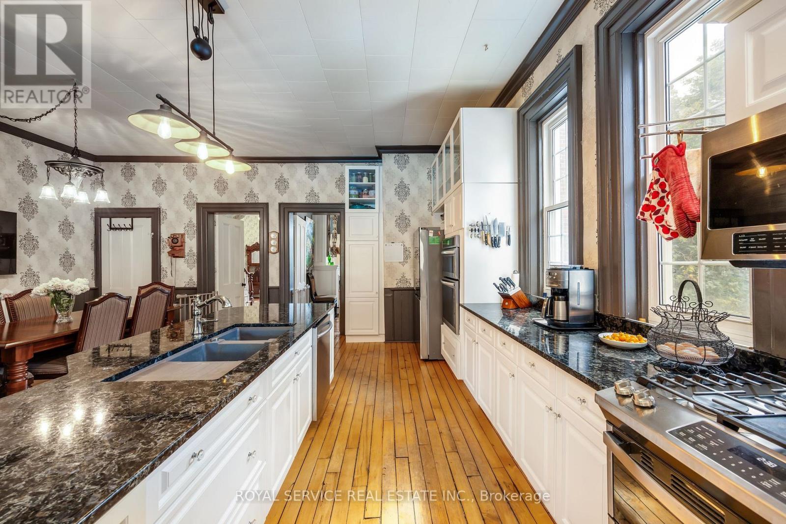 60 King Street W, Cavan Monaghan (Millbrook Village), Ontario  L0A 1G0 - Photo 7 - X12364978
