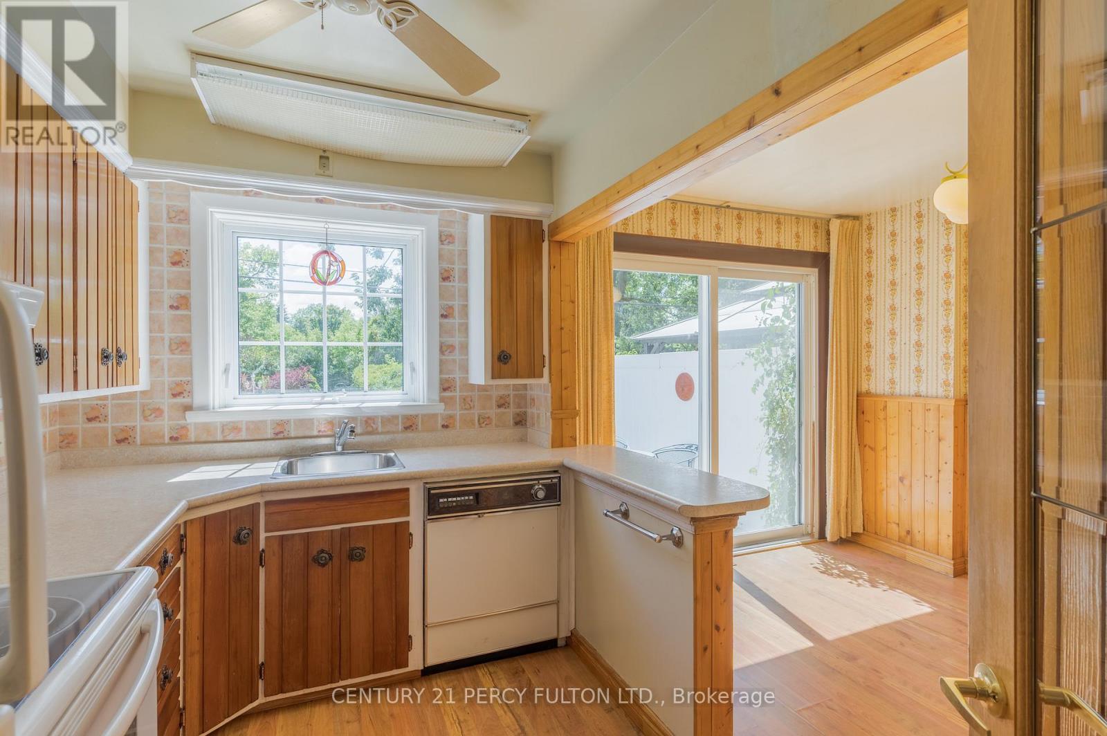 111 Short Avenue, Kawartha Lakes (Lindsay), Ontario  K9V 1J7 - Photo 10 - X12364839