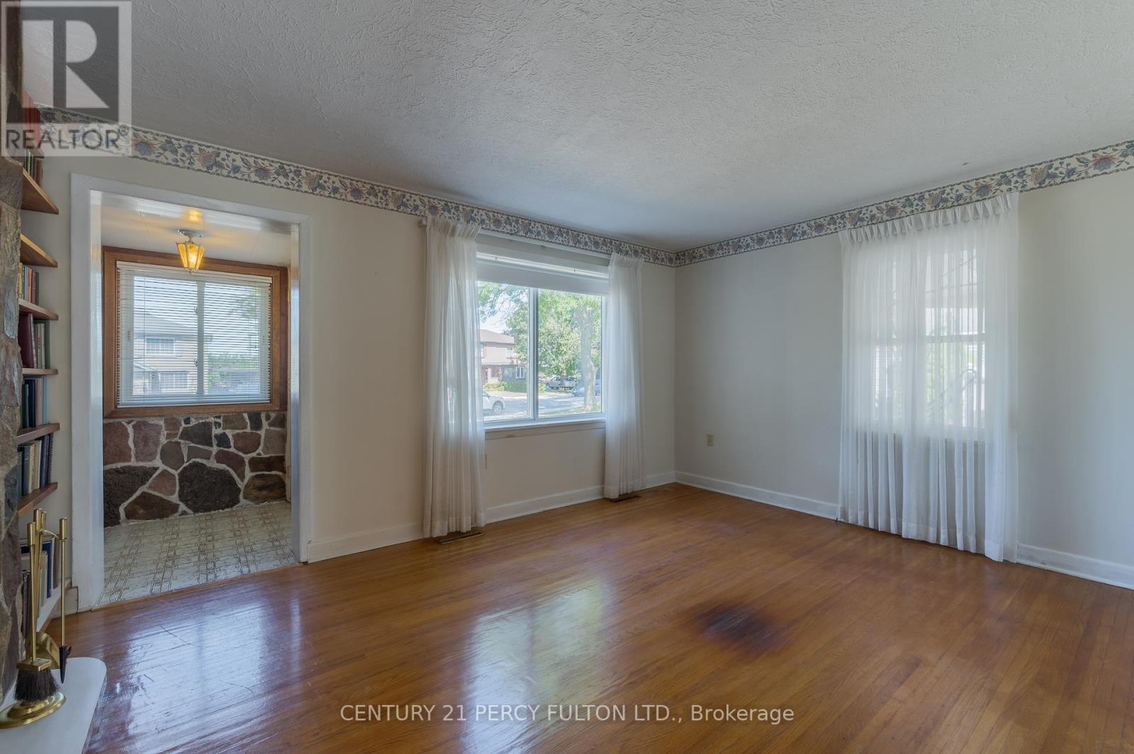 111 Short Avenue, Kawartha Lakes (Lindsay), Ontario  K9V 1J7 - Photo 22 - X12364839