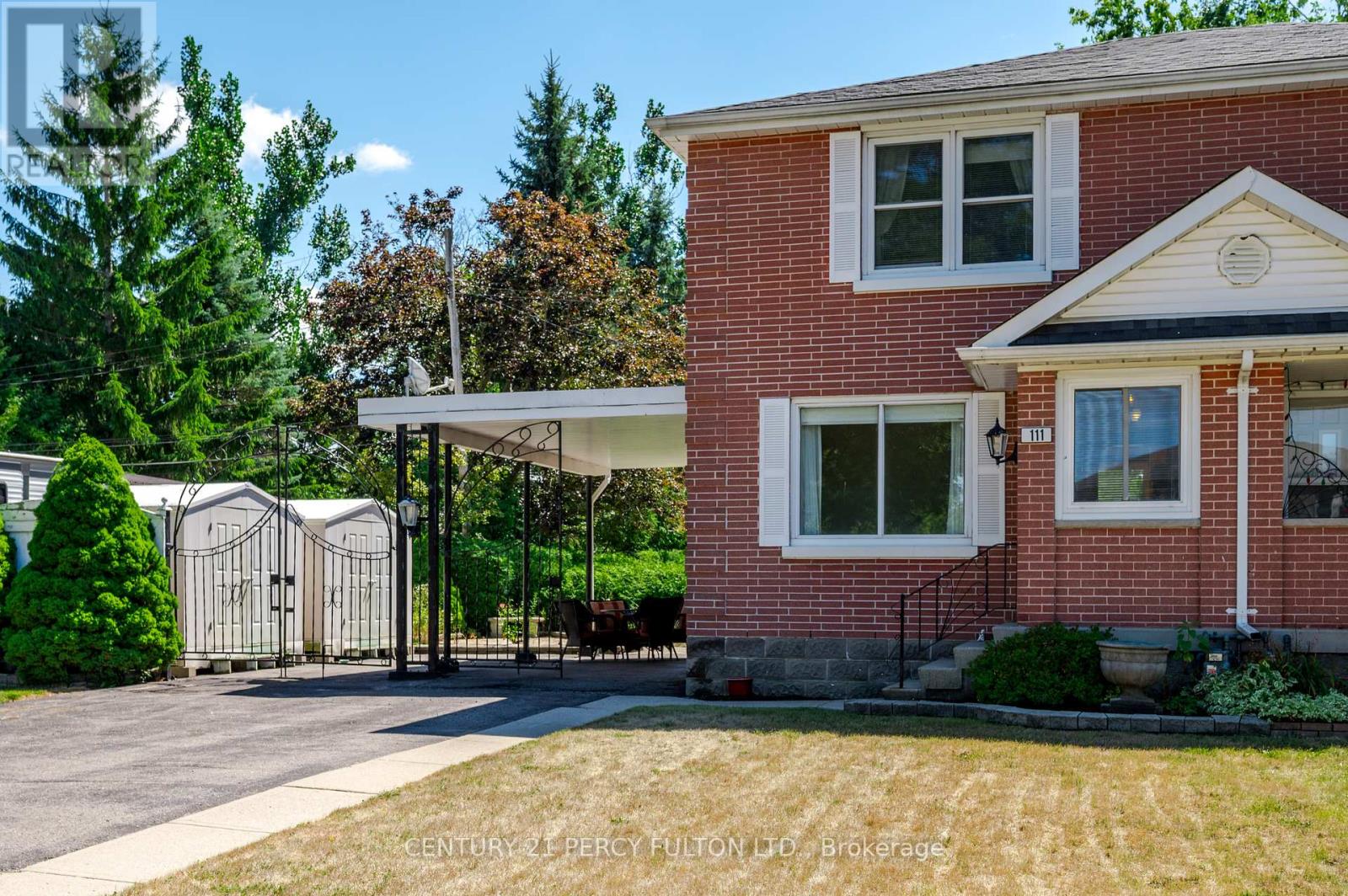 111 Short Avenue, Kawartha Lakes (Lindsay), Ontario  K9V 1J7 - Photo 3 - X12364839