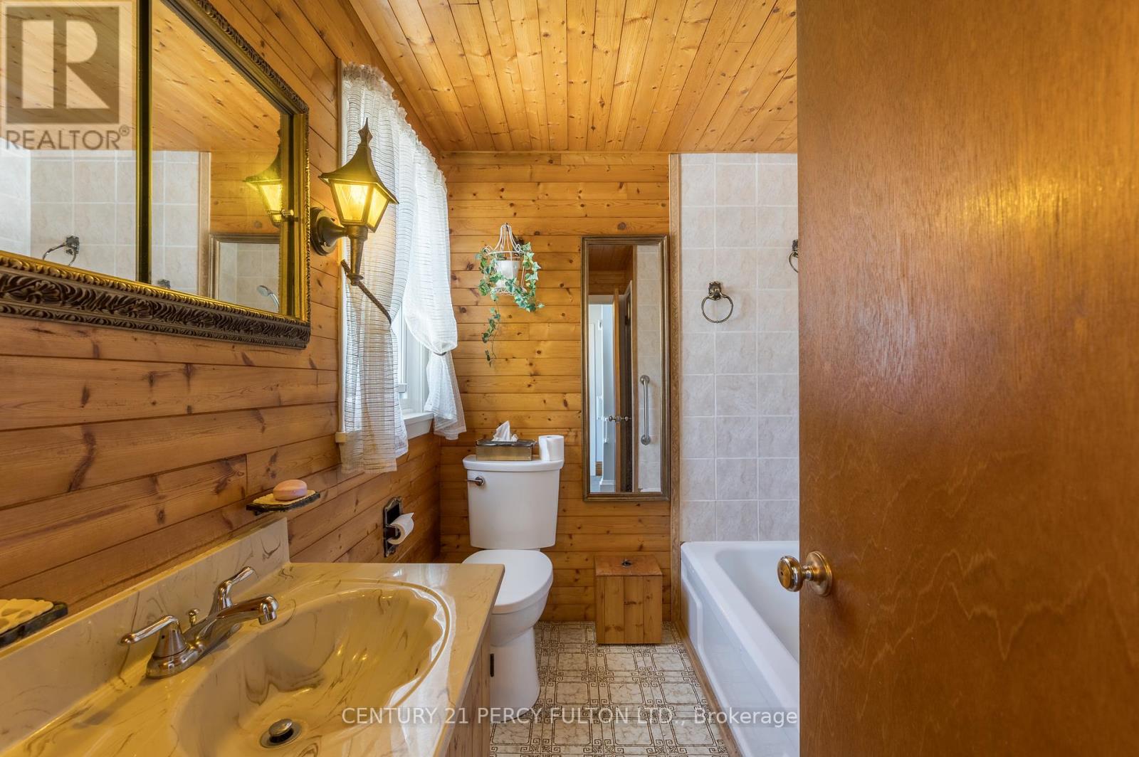 111 Short Avenue, Kawartha Lakes (Lindsay), Ontario  K9V 1J7 - Photo 30 - X12364839