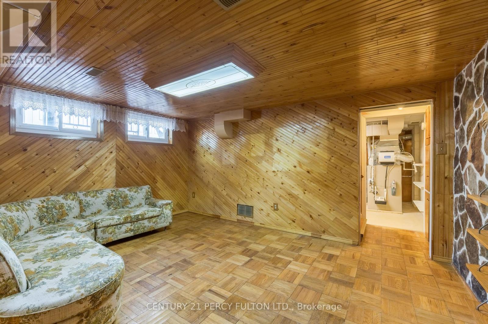 111 Short Avenue, Kawartha Lakes (Lindsay), Ontario  K9V 1J7 - Photo 35 - X12364839