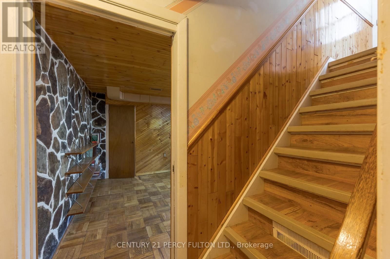 111 Short Avenue, Kawartha Lakes (Lindsay), Ontario  K9V 1J7 - Photo 38 - X12364839