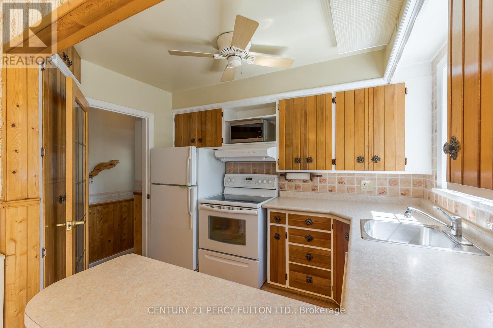 111 Short Avenue, Kawartha Lakes (Lindsay), Ontario  K9V 1J7 - Photo 5 - X12364839