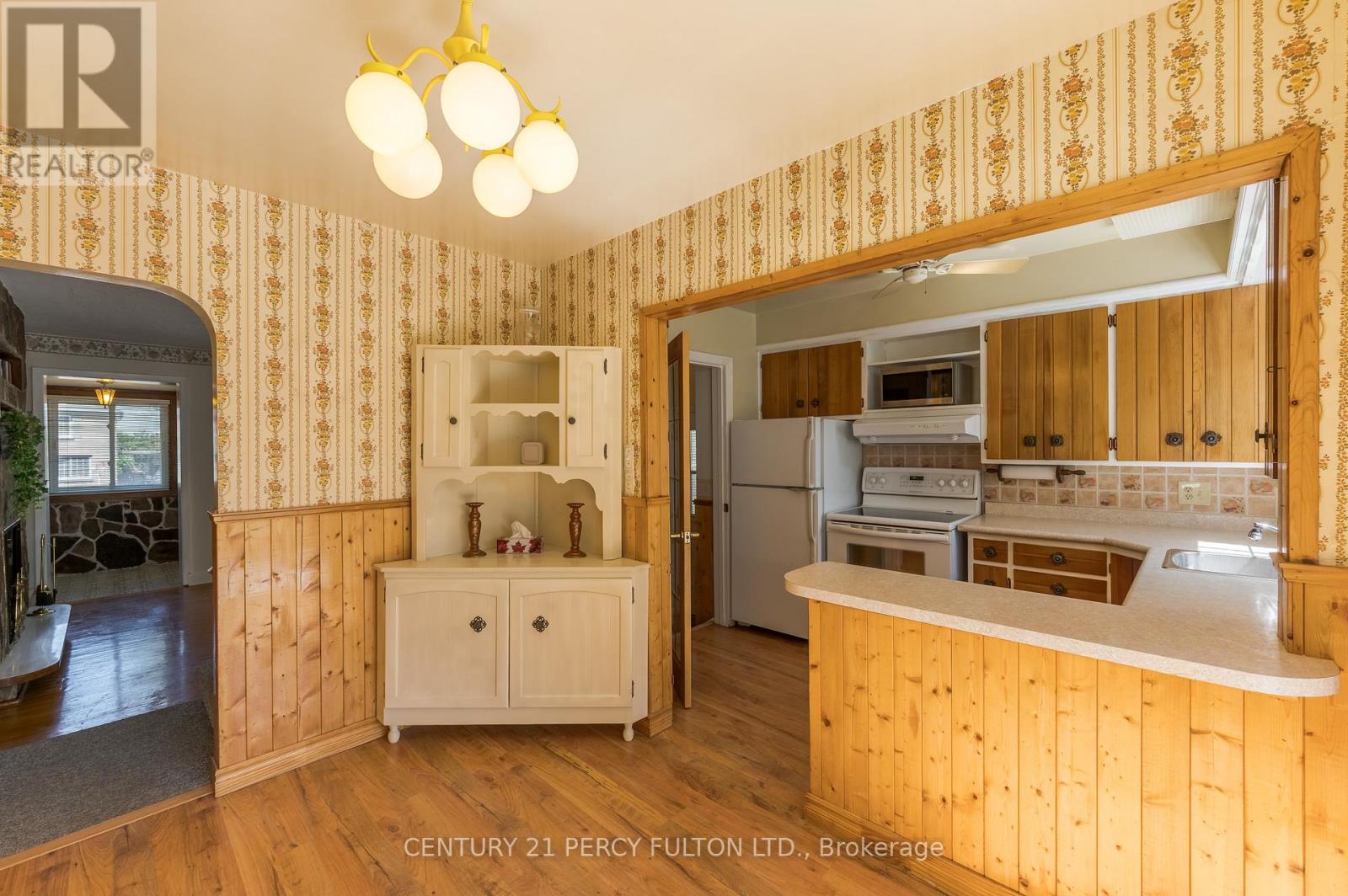 111 Short Avenue, Kawartha Lakes (Lindsay), Ontario  K9V 1J7 - Photo 8 - X12364839