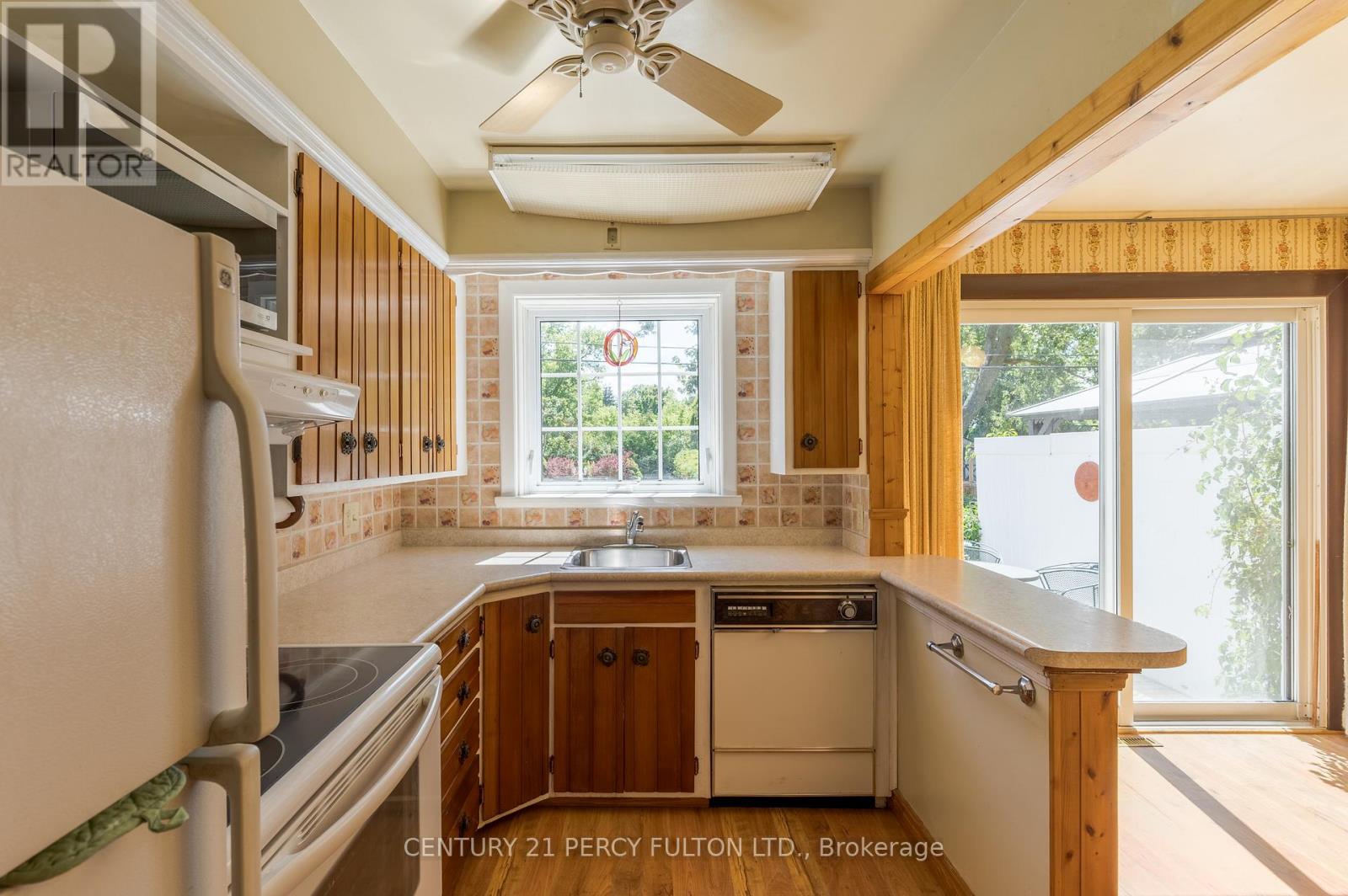 111 Short Avenue, Kawartha Lakes (Lindsay), Ontario  K9V 1J7 - Photo 9 - X12364839