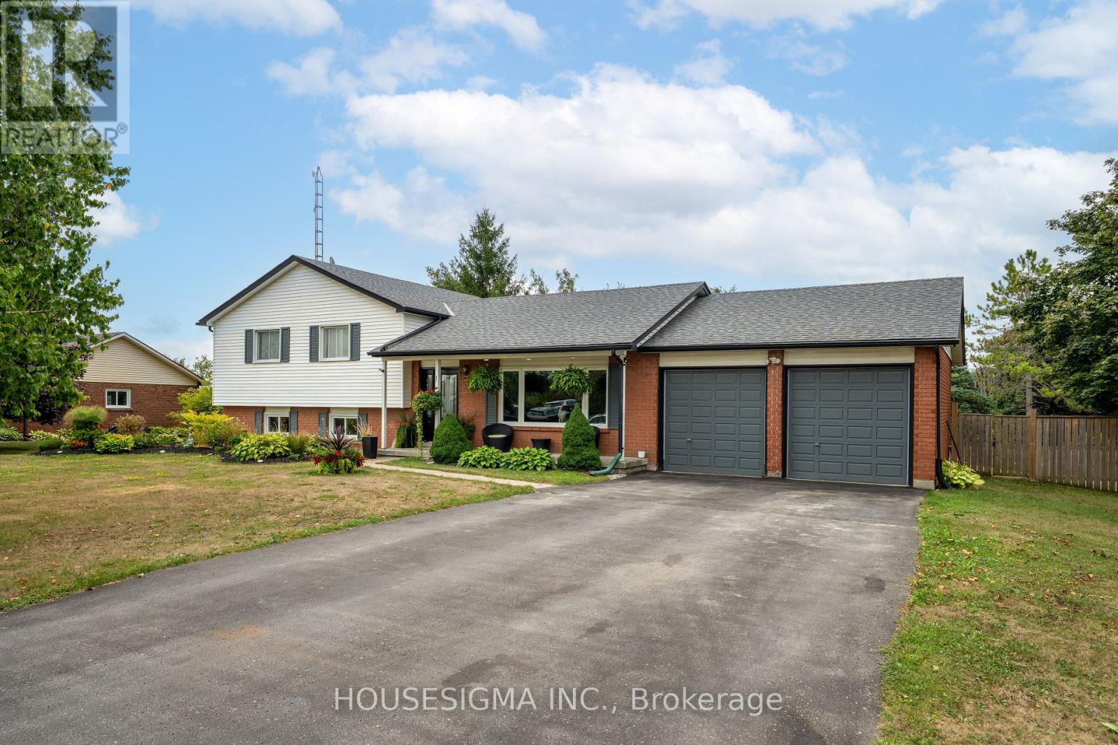 925 Blue Jay Street, Cavan Monaghan (Cavan-Monaghan), Ontario  L0A 1C0 - Photo 11 - X12365097