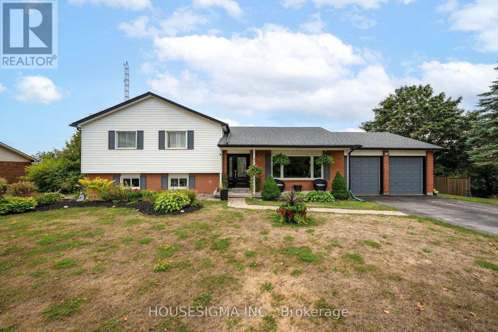 925 Blue Jay Street, Cavan Monaghan (Cavan-Monaghan), Ontario  L0A 1C0 - Photo 13 - X12365097