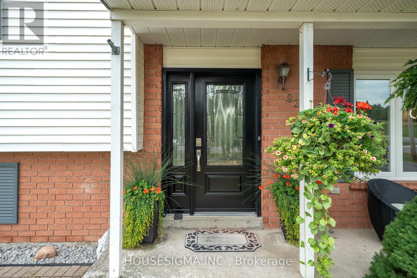 925 Blue Jay Street, Cavan Monaghan (Cavan-Monaghan), Ontario  L0A 1C0 - Photo 16 - X12365097