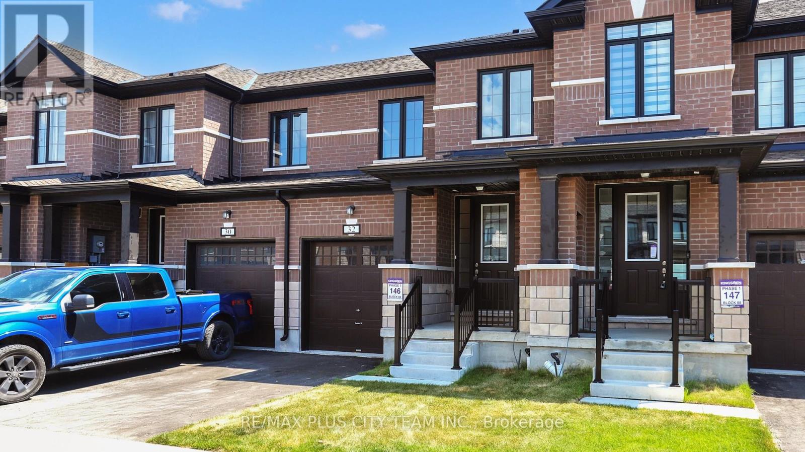32 Keenan Street, Kawartha Lakes (Lindsay), Ontario  K9V 6C2 - Photo 1 - X12365336