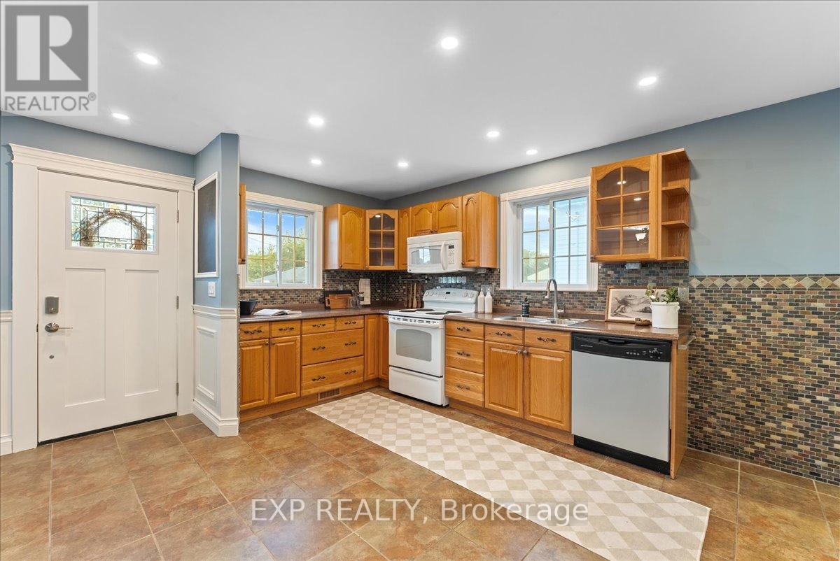 621 Orpington Road, Peterborough (Otonabee Ward 1), Ontario  K9J 4A5 - Photo 10 - X12365603